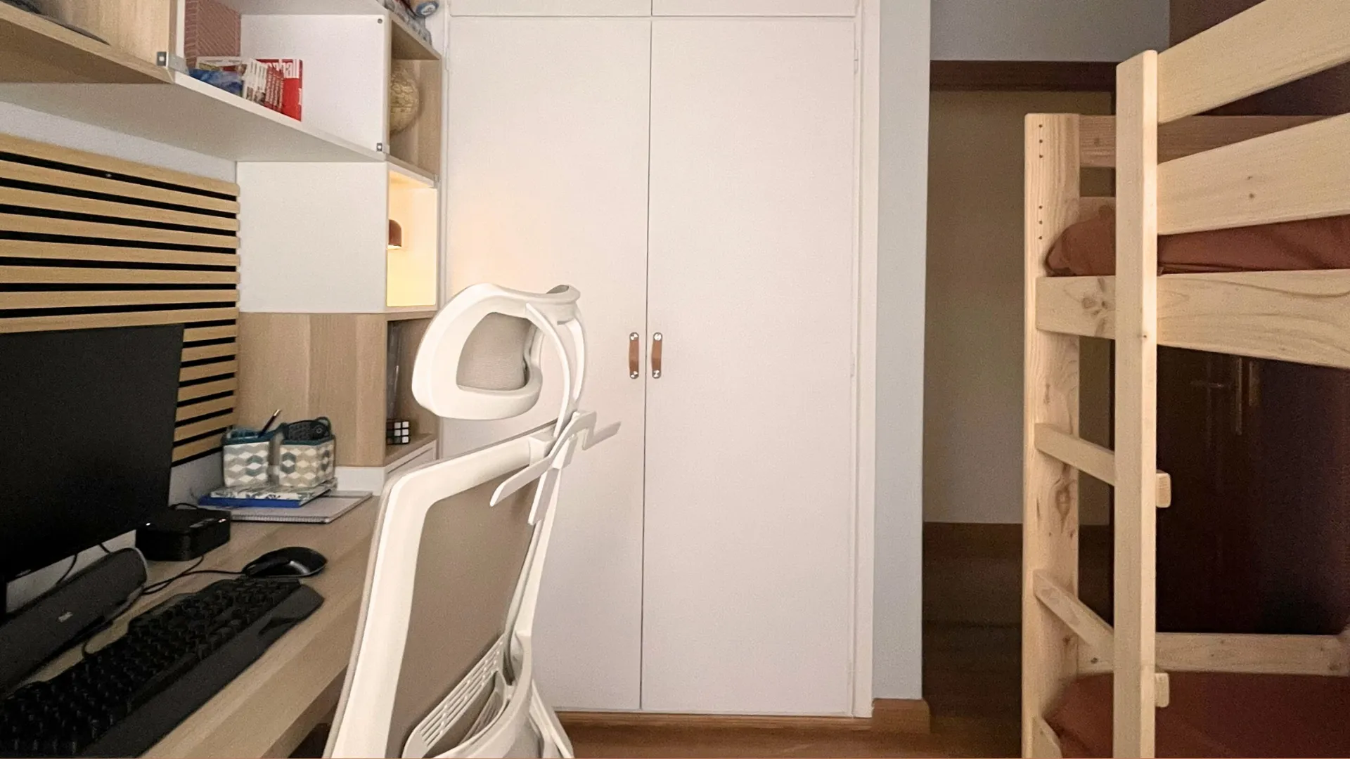 Dormitorio juvenil — vista general